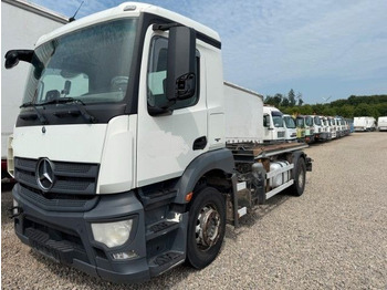 Kamion s kukastom dizalicom MERCEDES-BENZ Antos 1824