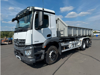 Kamion s kukastom dizalicom MERCEDES-BENZ Arocs