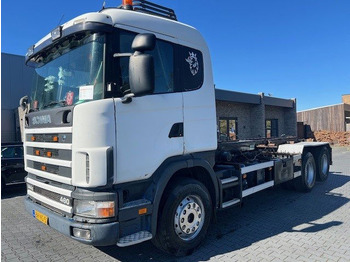 Transporter kontejnera/ Kamion s izmjenjivim sanducima SCANIA R144