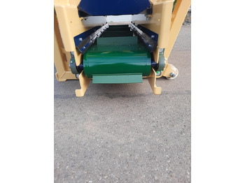 Novi Oprema za stoku Liegeboxen Einstreugerät Futterverteilgerät Hoflader Radlader Cat: slika Novi Oprema za stoku Liegeboxen Einstreugerät Futterverteilgerät Hoflader Radlader Cat