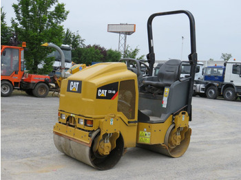 Zakup CATERPILLAR Tandem-Vibrationswalze CB14 B Baumaschine CATERPILLAR Tandem-Vibrationswalze CB14 B Baumaschine: slika Zakup CATERPILLAR Tandem-Vibrationswalze CB14 B Baumaschine CATERPILLAR Tandem-Vibrationswalze CB14 B Baumaschine