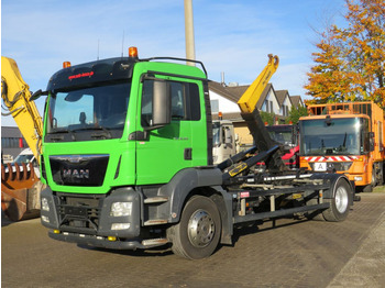 Kamion s kukastom dizalicom MAN TGS
