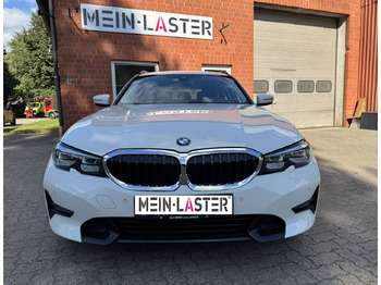 Karavan BMW 320 d xDrive touring Sport Line shadow AHK: slika Karavan BMW 320 d xDrive touring Sport Line shadow AHK