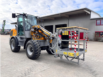 Utovarivač na kotačima Paus TSL 9088: slika Utovarivač na kotačima Paus TSL 9088 Utovarivač na kotačima Paus TSL 9088: slika Utovarivač na kotačima Paus TSL 9088