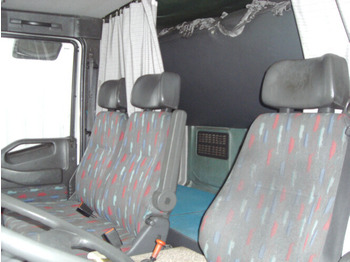 Kamion s ceradom Iveco EuroCargo 120E24 4x2: slika Kamion s ceradom Iveco EuroCargo 120E24 4x2