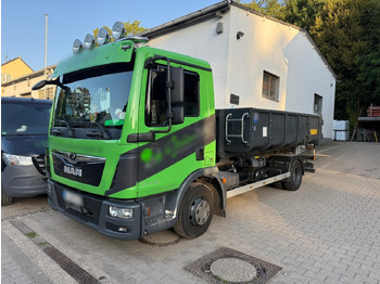 Kamion s kukastom dizalicom MAN TGL 10.180