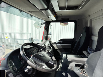 Interior photo 1: Zakup MAN TGM 26.340 6x2-4 LL TGM 26.340 6x2-4 LL, Getränkekoffer, Lenk-/Liftachse, LBW MBB, 2x AHK MAN TGM 26.340 6x2-4 LL TGM 26.340 6x2-4 LL, Getränkekoffer, Lenk-/Liftachse, LBW MBB, 2x AHK
