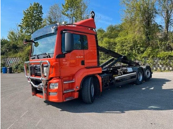 Kamion s kukastom dizalicom MAN TGS 26.480