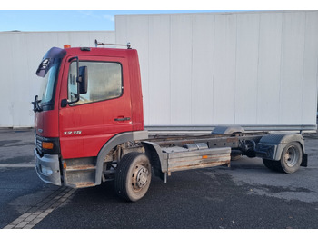 Transporter kontejnera/ Kamion s izmjenjivim sanducima MERCEDES-BENZ