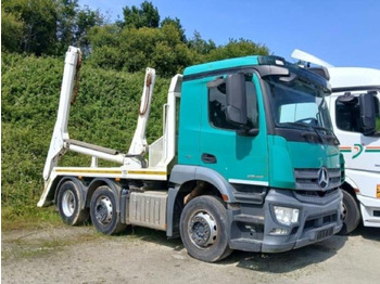 Utovarivač s proklizavajućim upravljanjem MERCEDES-BENZ Antos 2540