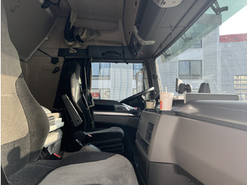 Tegljač MAN TGX 18.500 4X2 LLS TGX 18.500 4X2 LLS, Retarder, Vollumer: slika Tegljač MAN TGX 18.500 4X2 LLS TGX 18.500 4X2 LLS, Retarder, Vollumer