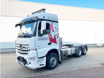 Tegljač MERCEDES-BENZ Arocs 3351