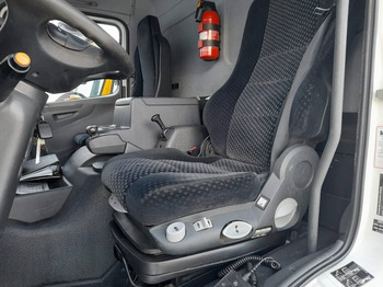 Kamion sandučar Mercedes-Benz Atego: slika Kamion sandučar Mercedes-Benz Atego