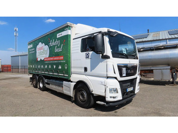 Kamion s ceradom MAN TGX 18.480