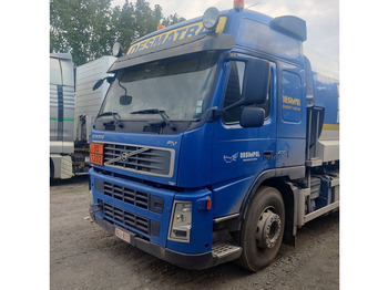 Kamion cisterna VOLVO FM 400