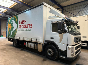 Kamion s ceradom VOLVO FM 330