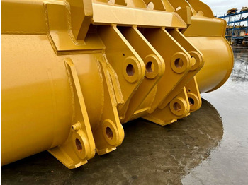 Novi Korpa za Građevinski strojevi Cat 980 incl. cutting edge + side protectors: slika Novi Korpa za Građevinski strojevi Cat 980 incl. cutting edge + side protectors