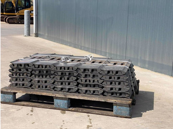 Novi Okvir/ Šasija za Građevinski strojevi JCB JS240 / JS260 / JS300 Shoes/Pads: slika Novi Okvir/ Šasija za Građevinski strojevi JCB JS240 / JS260 / JS300 Shoes/Pads