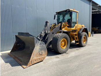 Utovarivač na kotačima VOLVO L90F