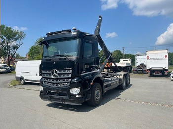 Kamion s kukastom dizalicom Mercedes-Benz Arocs 5 2651  HD Mit Meiller Abrollkipper: slika Kamion s kukastom dizalicom Mercedes-Benz Arocs 5 2651  HD Mit Meiller Abrollkipper