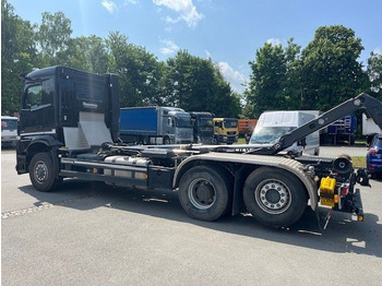 Kamion s kukastom dizalicom Mercedes-Benz Arocs 5 2651  HD Mit Meiller Abrollkipper: slika Kamion s kukastom dizalicom Mercedes-Benz Arocs 5 2651  HD Mit Meiller Abrollkipper
