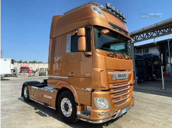 Tegljač DAF XF 530