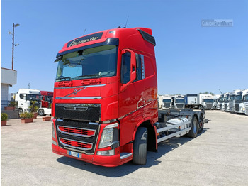 Transporter kontejnera/ Kamion s izmjenjivim sanducima VOLVO FH500: slika Transporter kontejnera/ Kamion s izmjenjivim sanducima VOLVO FH500