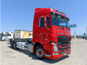 Transporter kontejnera/ Kamion s izmjenjivim sanducima VOLVO FH 500