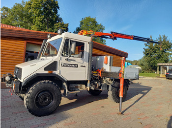 Kamion s kranom UNIMOG