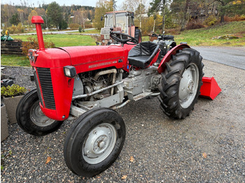 Traktor MASSEY FERGUSON
