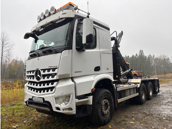 Kamion s kukastom dizalicom MERCEDES-BENZ Arocs