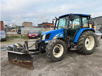 Traktor NEW HOLLAND TL90