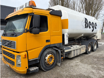 Kamion VOLVO FM12
