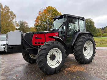 Traktor VALTRA 6400