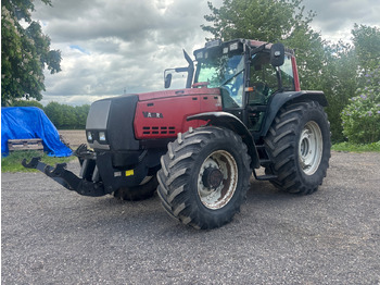 Traktor VALTRA 8000
