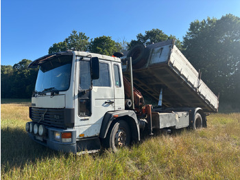 Kamion s kranom VOLVO FL6