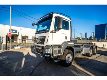 Kamion s kukastom dizalicom MAN TGS