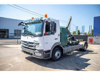 Kamion s kukastom dizalicom MERCEDES-BENZ Atego 1222