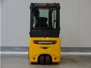 Električni viličar Jungheinrich EFG220: slika Električni viličar Jungheinrich EFG220 Električni viličar Jungheinrich EFG220: slika Električni viličar Jungheinrich EFG220