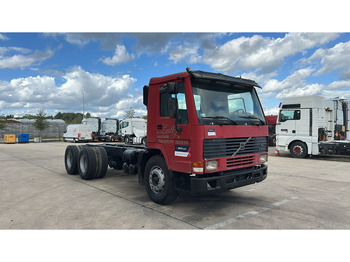 Zakup Volvo FL 7 - 260 (6X4 / LAMES / POMPE MANUELLE / MANUAL PUMP / STEEL SUSP.) Volvo FL 7 - 260 (6X4 / LAMES / POMPE MANUELLE / MANUAL PUMP / STEEL SUSP.): slika Zakup Volvo FL 7 - 260 (6X4 / LAMES / POMPE MANUELLE / MANUAL PUMP / STEEL SUSP.) Volvo FL 7 - 260 (6X4 / LAMES / POMPE MANUELLE / MANUAL PUMP / STEEL SUSP.)
