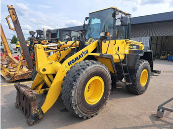 Utovarivač na kotačima KOMATSU WA250