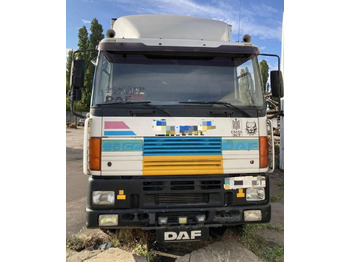 Transporter kontejnera/ Kamion s izmjenjivim sanducima DAF CF 85
