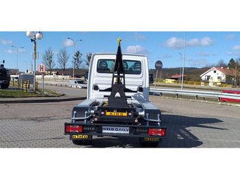 Kamion s kukastom dizalicom IVECO Daily 50c18