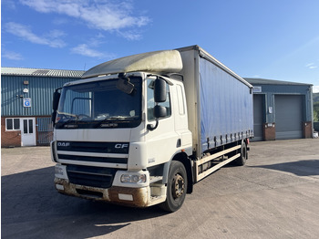 Kamion s ceradom DAF CF 65 220