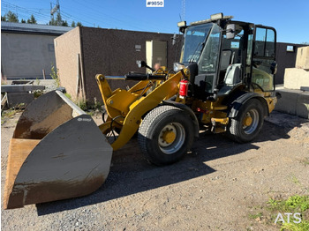 Utovarivač na kotačima CATERPILLAR 908M