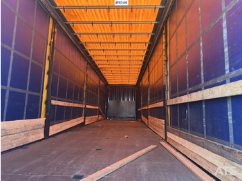 Poluprikolica s ceradom Trailer - KRONE SD: slika Poluprikolica s ceradom Trailer - KRONE SD