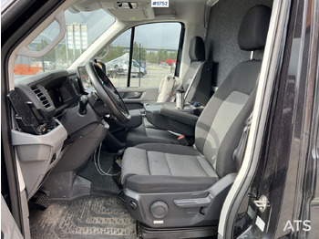 Dostavno vozilo sa zatvorenim sandukom Volkswagen Crafter with tail lift: slika Dostavno vozilo sa zatvorenim sandukom Volkswagen Crafter with tail lift