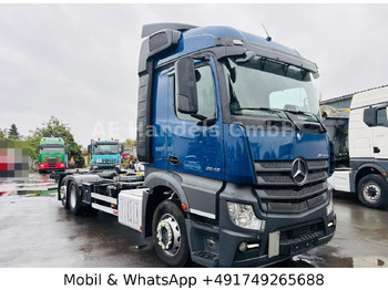 Transporter kontejnera/ Kamion s izmjenjivim sanducima MERCEDES-BENZ Actros 2542