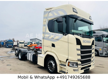 Transporter kontejnera/ Kamion s izmjenjivim sanducima SCANIA S 450