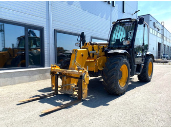 Teleskopski rukovatelj JCB